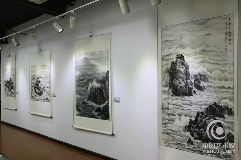 《中国画与科学之交响》首发研讨会暨郭文伟海洋画作品展在中国书画报美术馆举行