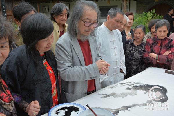 浙江当代中国画研究院常务副院长 陈安纲书画展在汤显祖纪念馆展览活动现场